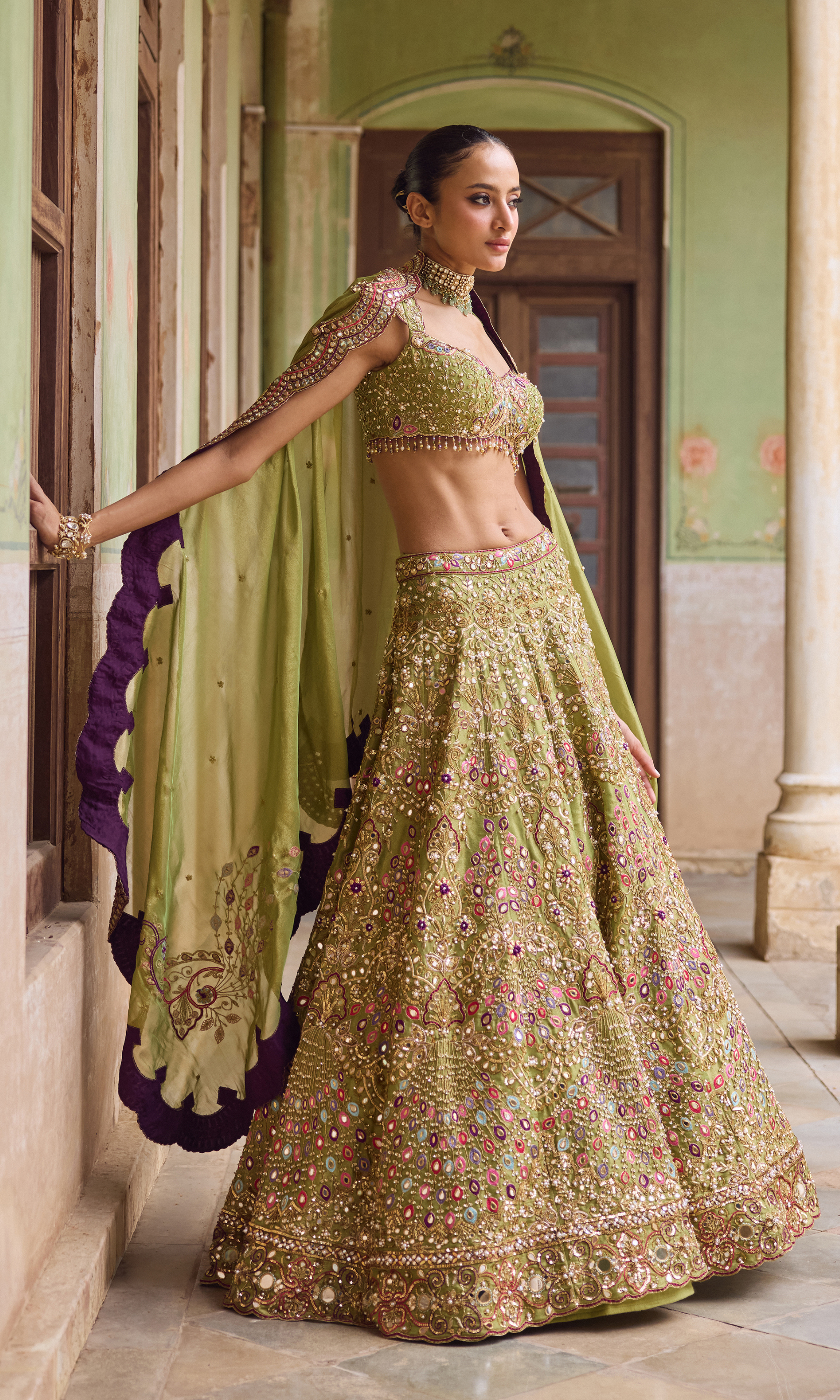MAAHIRA LEHENGA