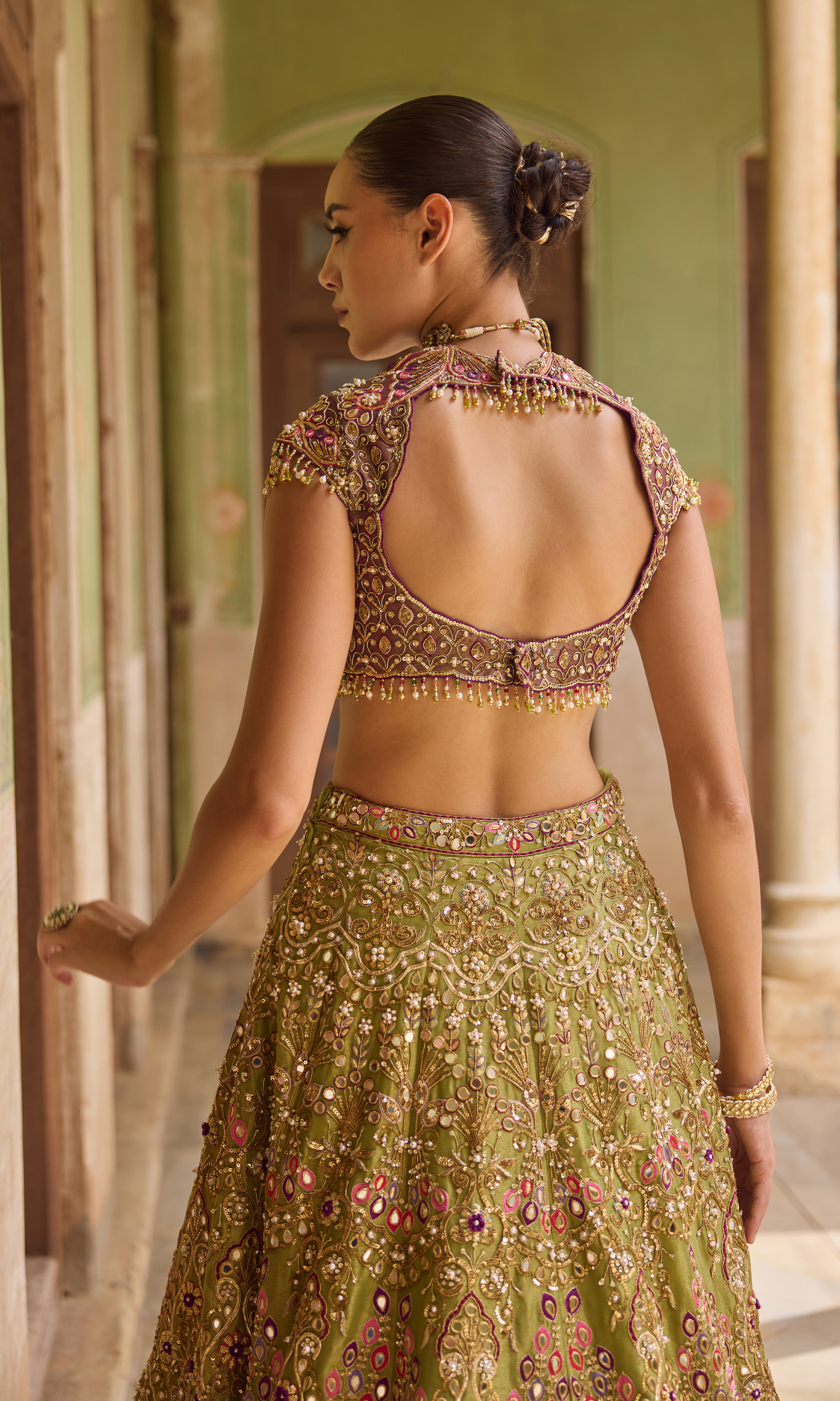 MAAHIRA LEHENGA