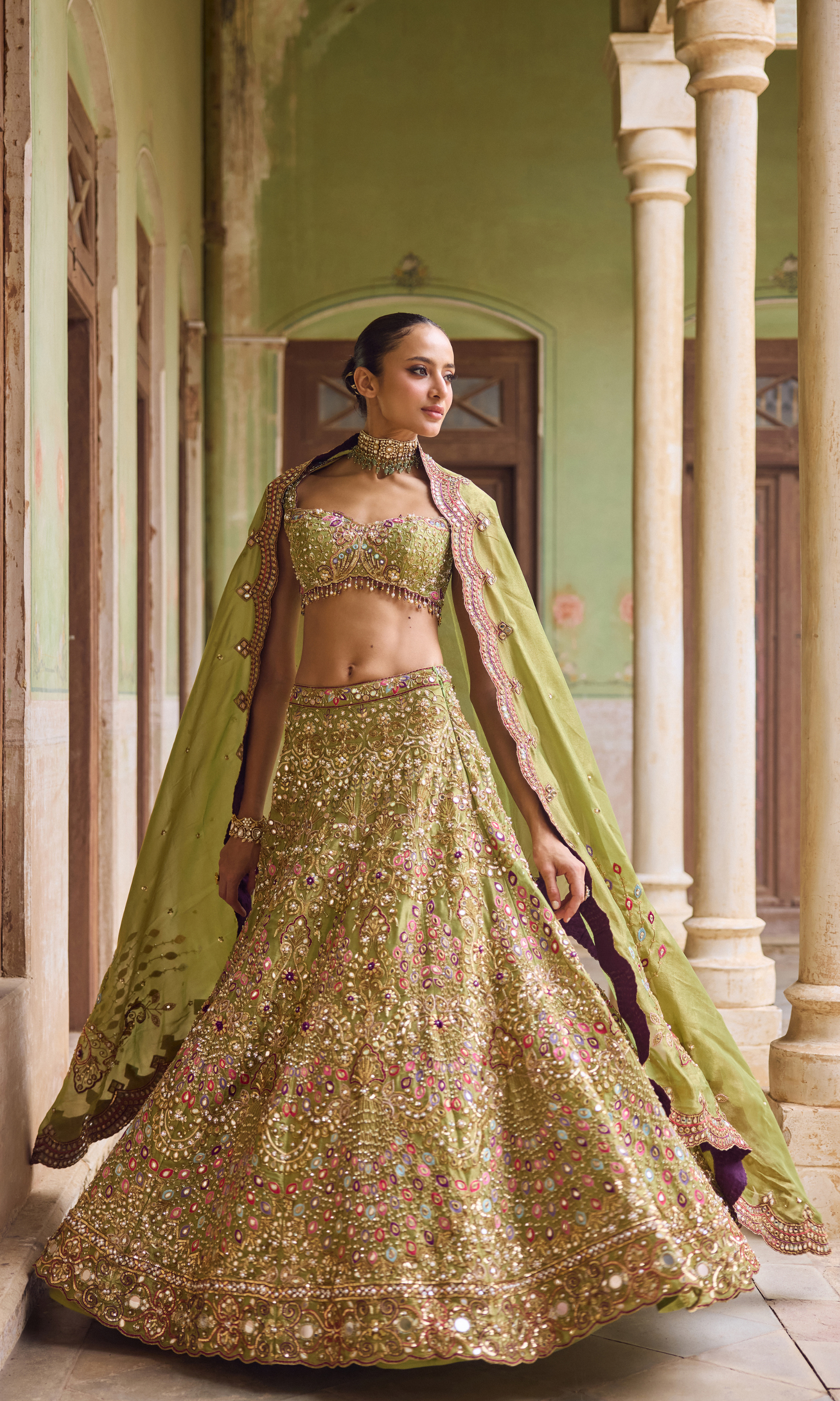 MAAHIRA LEHENGA
