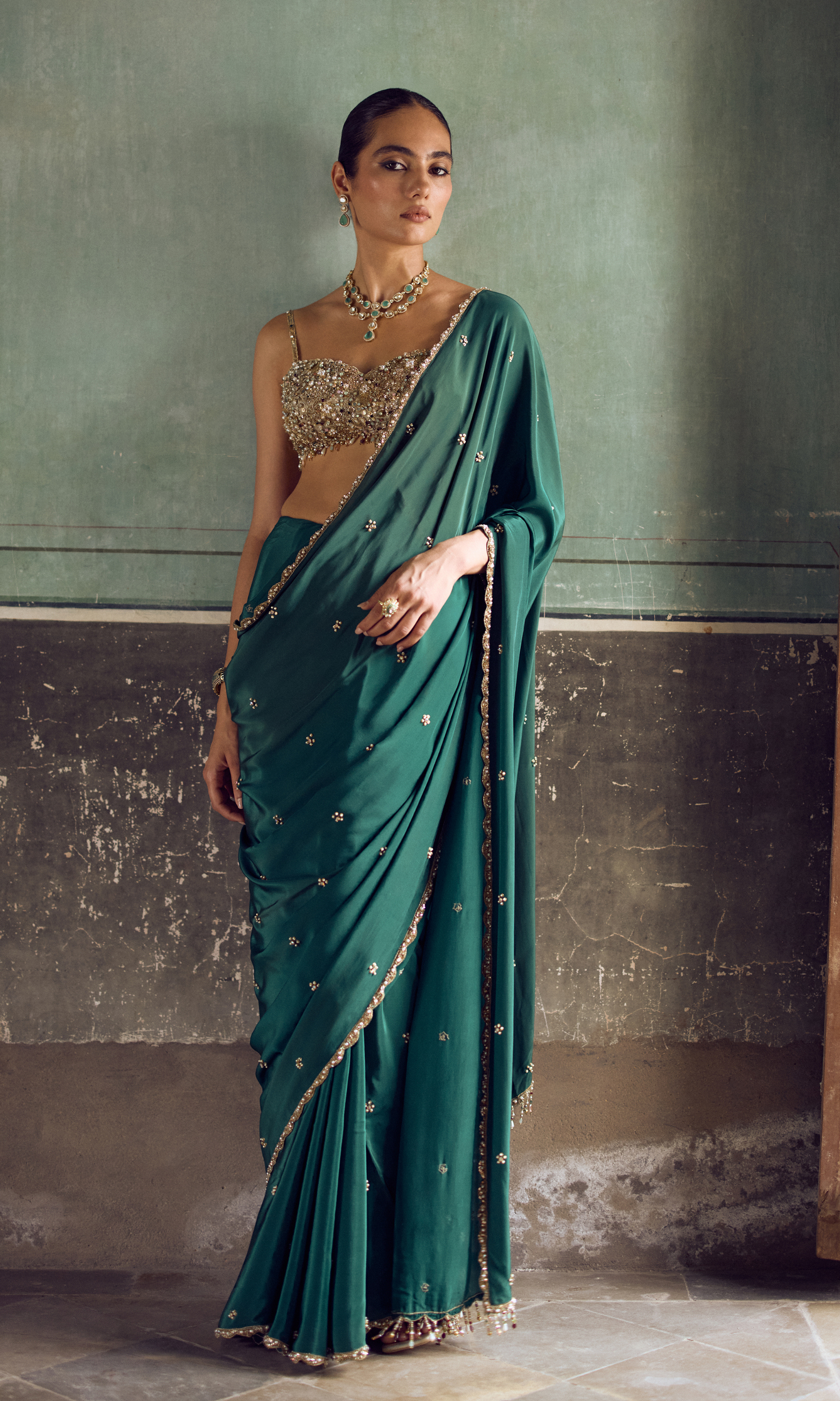 NIDA SAREE