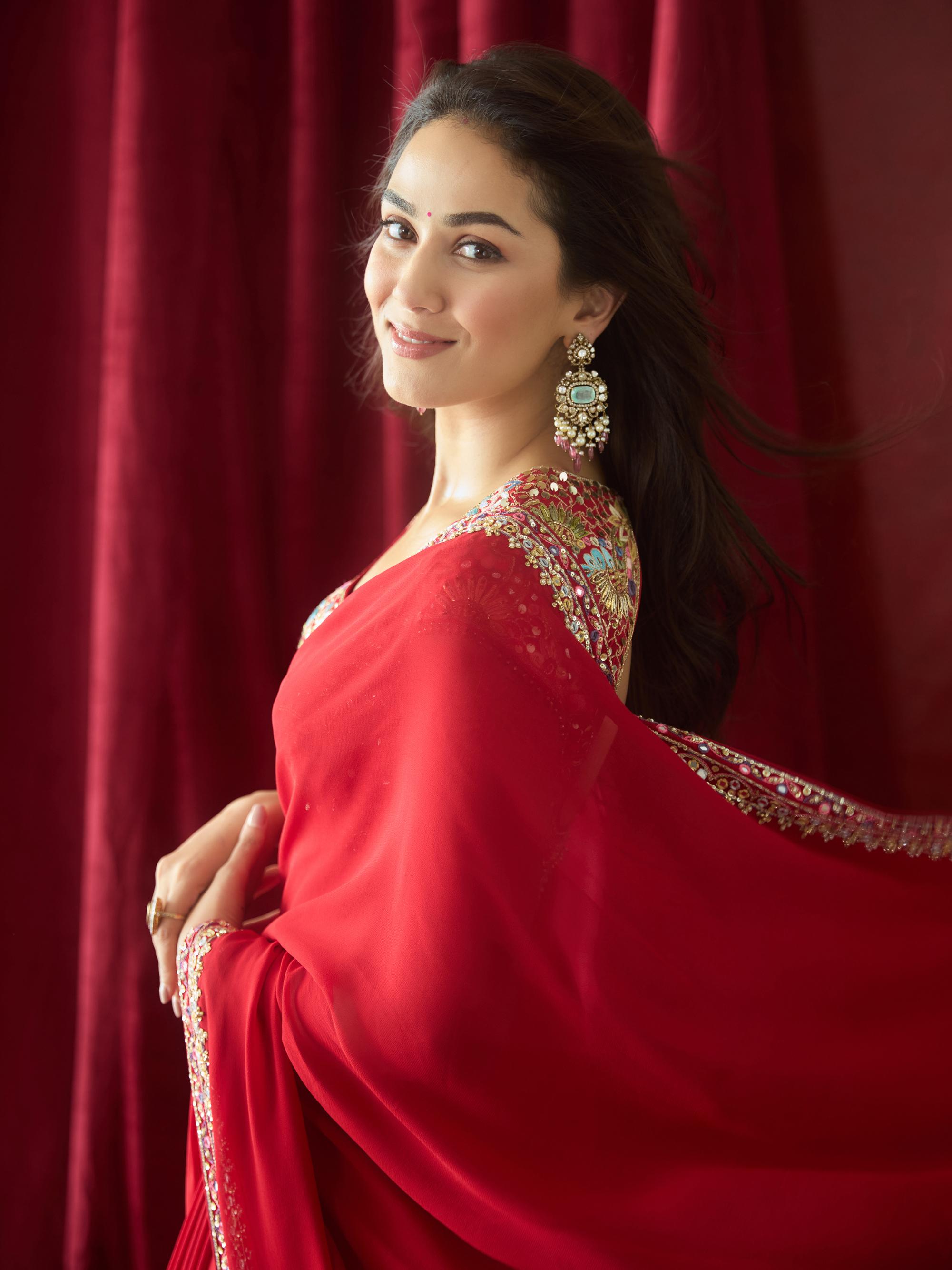 Mira Kapoor in our red georgette saree