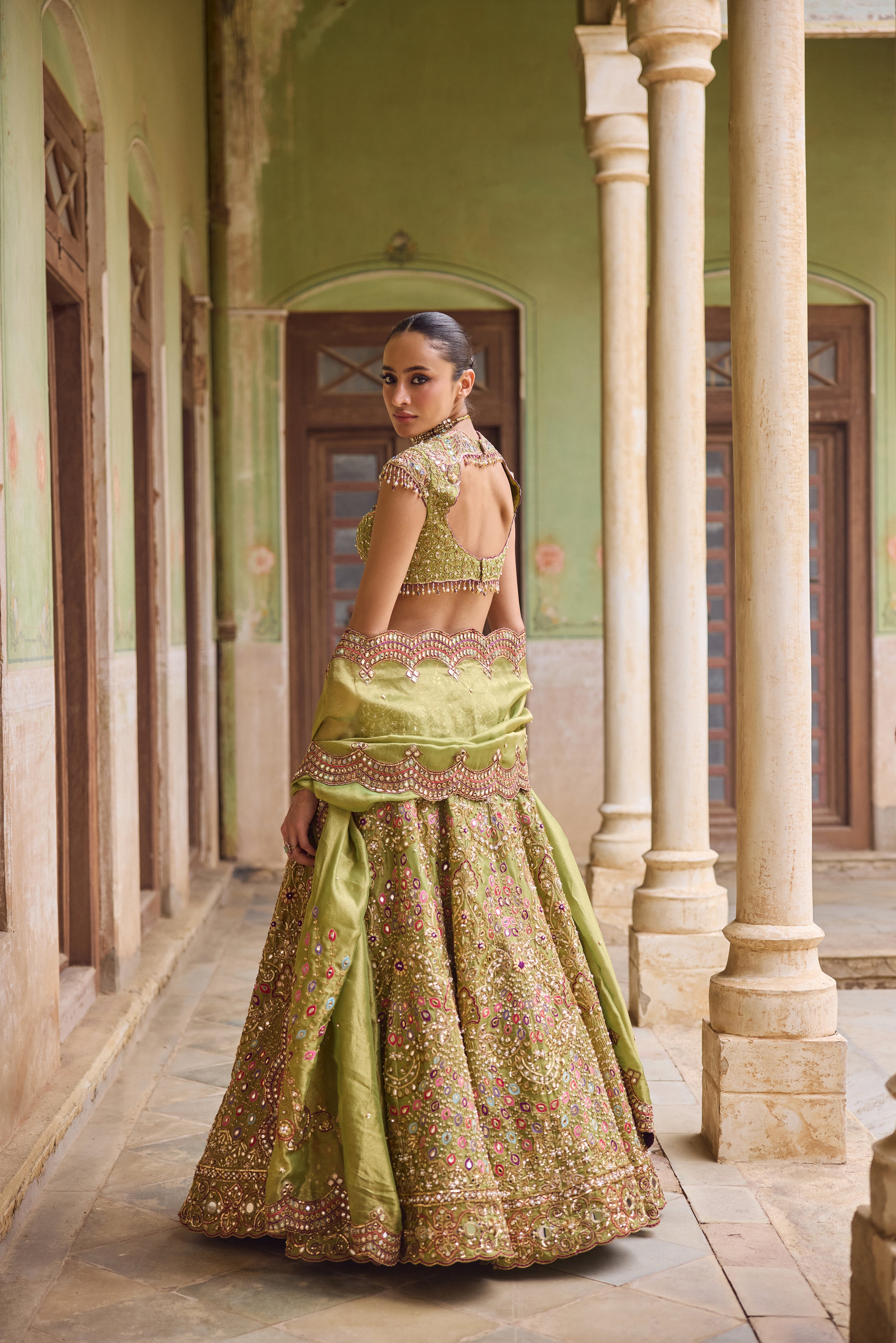 MAAHIRA LEHENGA
