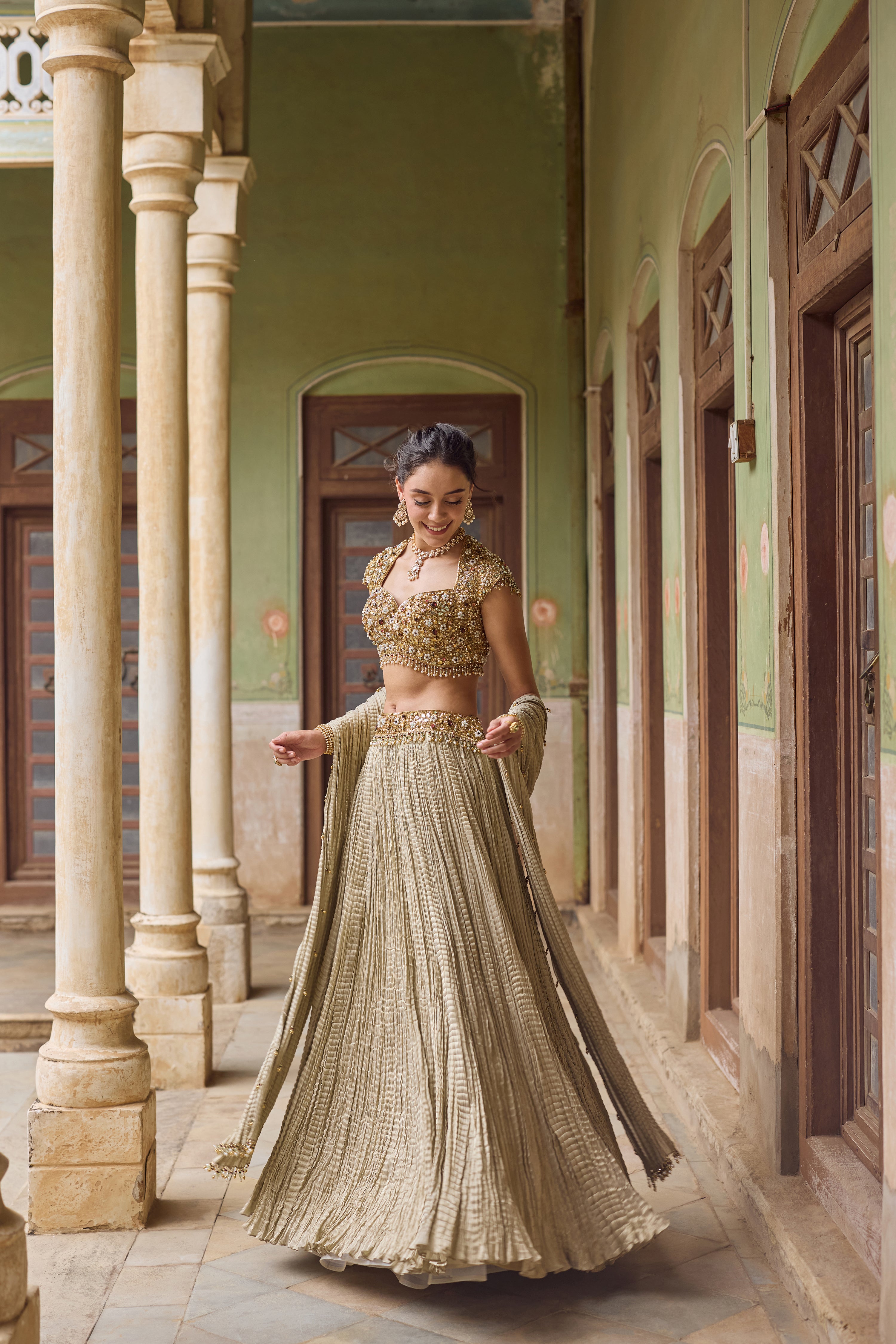 ALINA LEHENGA