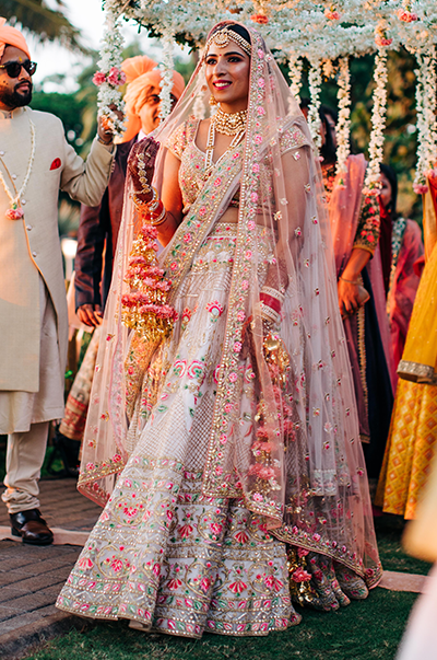 SHAINA KHURANA in a CUSTOMIZED Tamanna Punjabi Kapoor BRIDAL OUTFIT