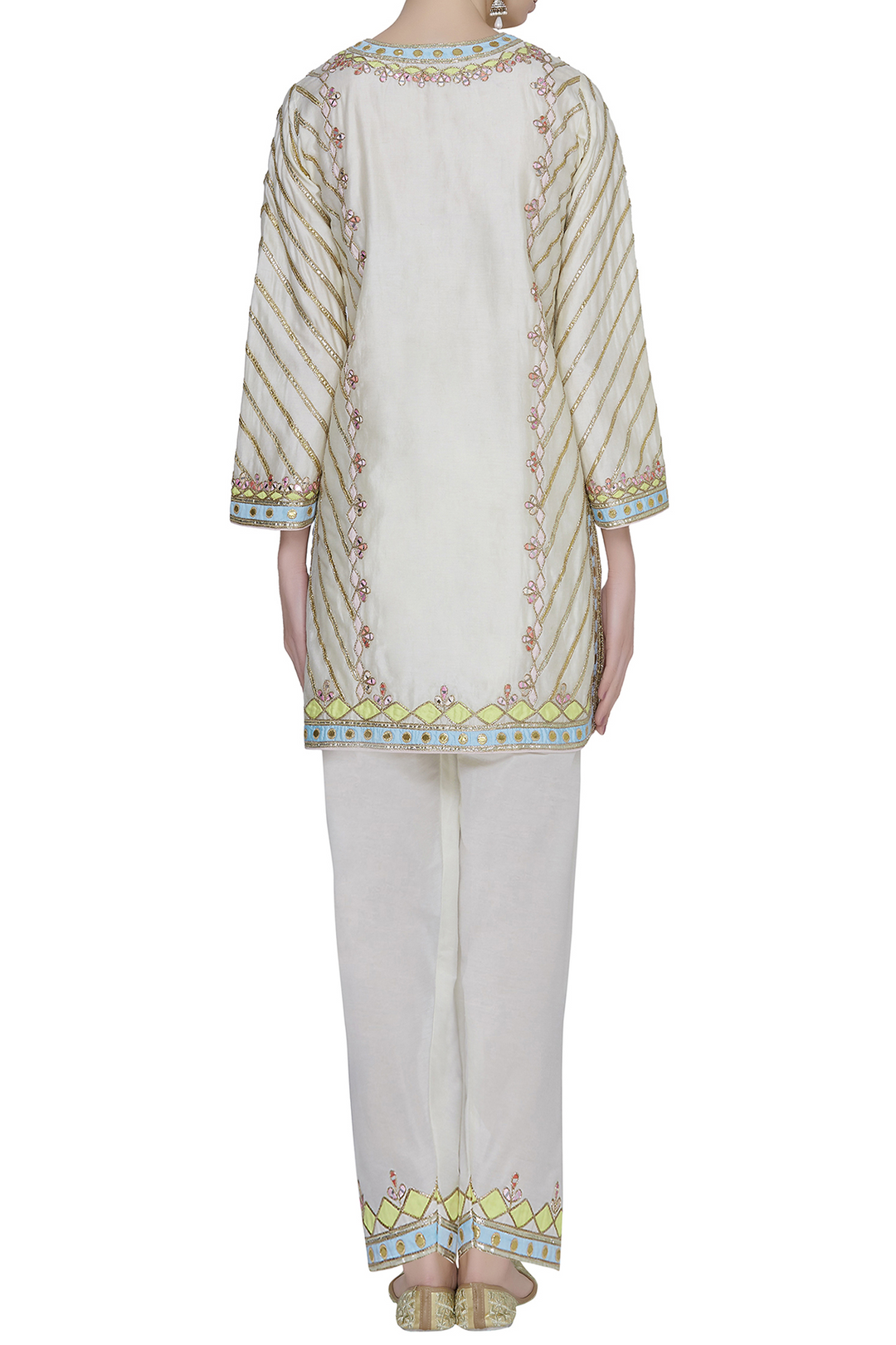 Mitali In Ivory Chanderi Kurta With Unchi Salwar Set