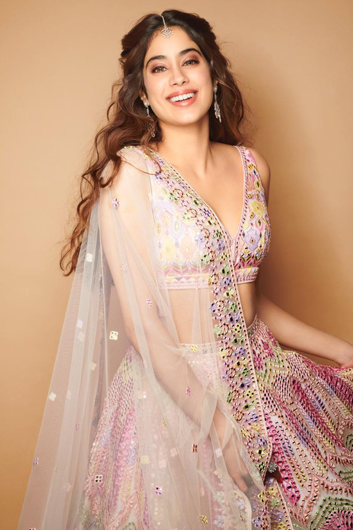 JHANVI KAPOOR in AL ROOH