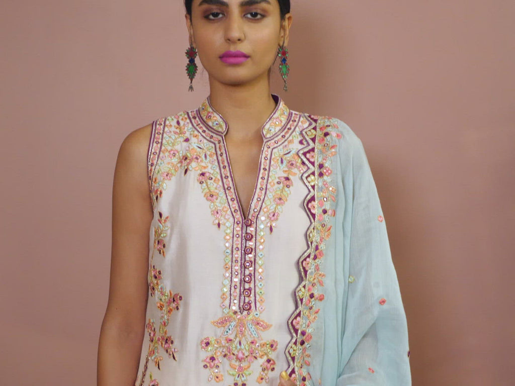 Pink Sleeveless Kurta With Dhoti